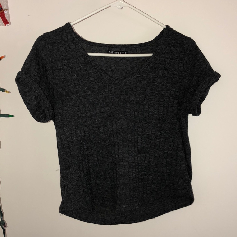 Ribbed gray v-neck